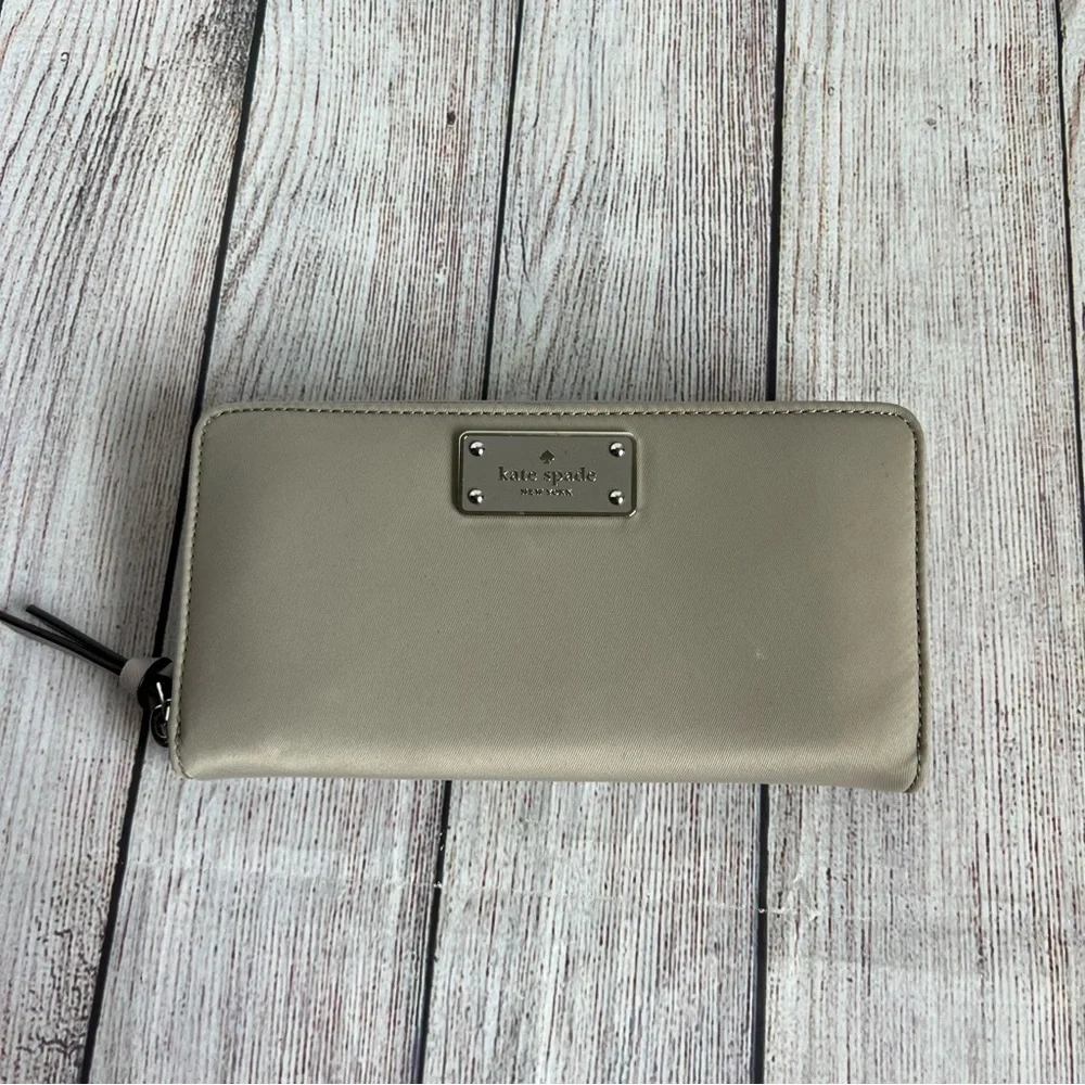 Kate Spade Wilson Road Taupe Wallet NWT